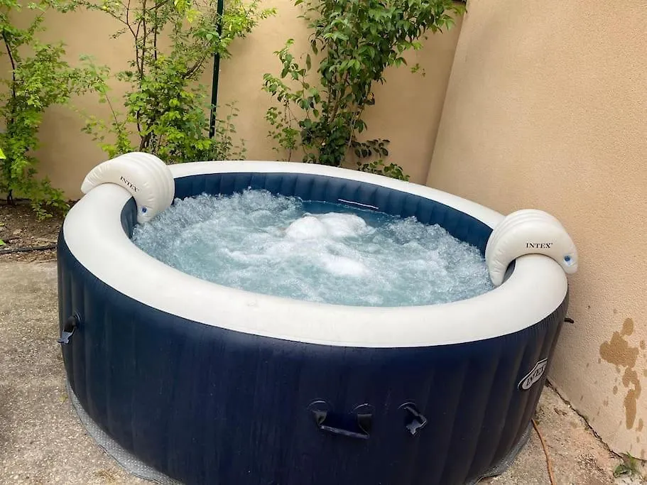 Holiday home Villa Climatise Avec Piscine Et Jacuzzi Carpentras